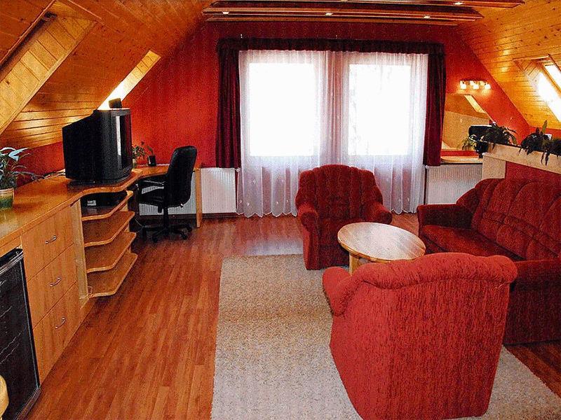 Platan Panzio Hotel Dobogoko Ruang foto