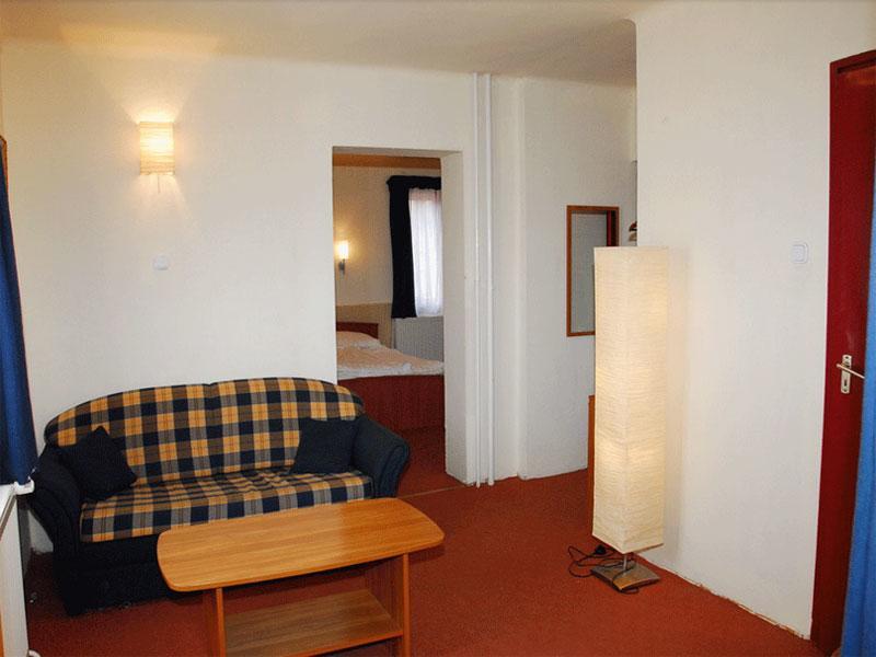 Platan Panzio Hotel Dobogoko Bagian luar foto